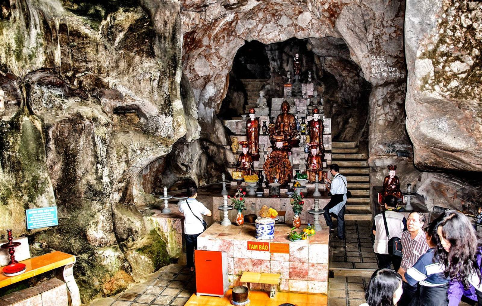 Chua Huong (Perfume Pagoda) Festival