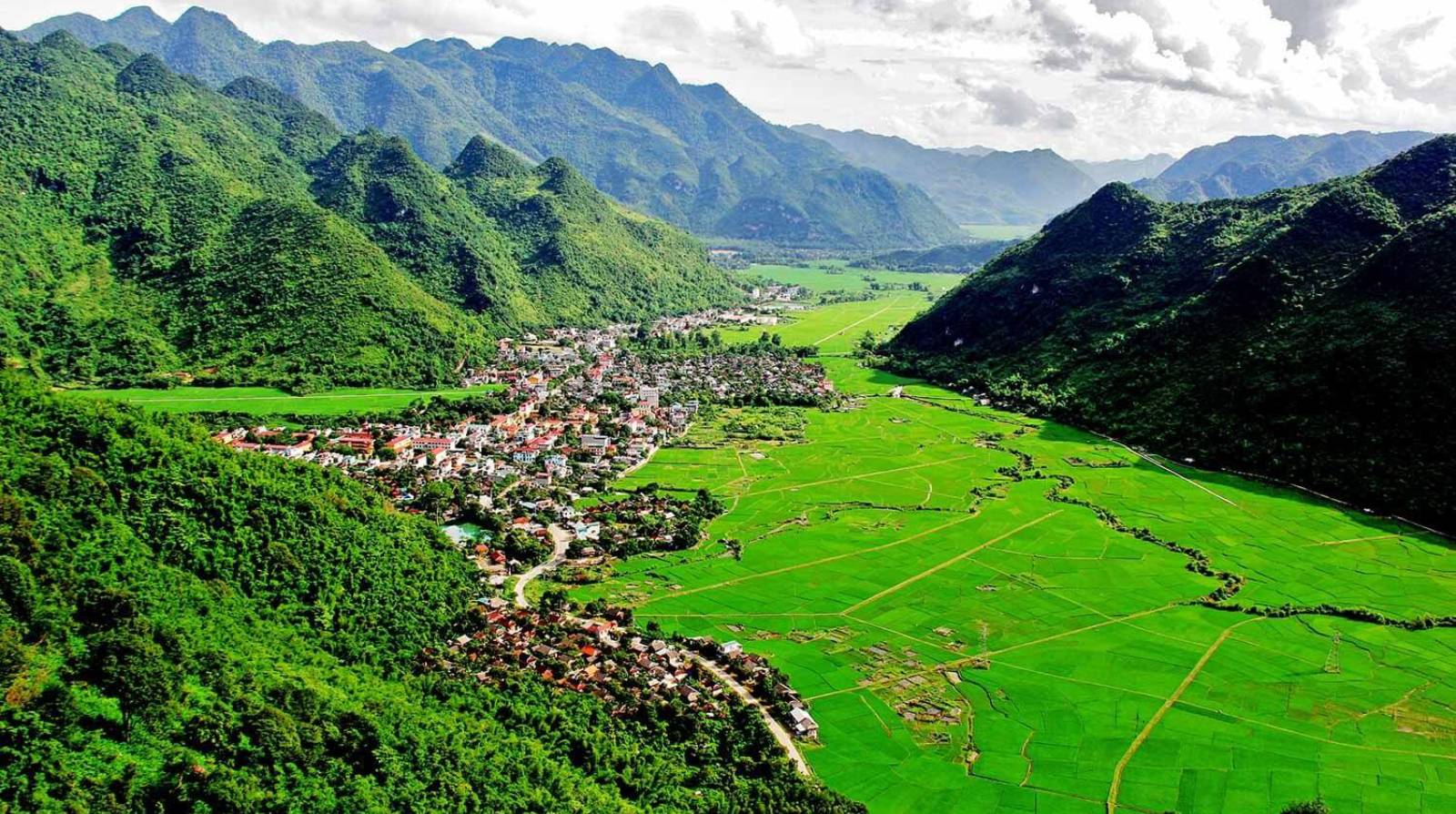 Mai Chau – Tranquil Green Valley In Northern Vietnam