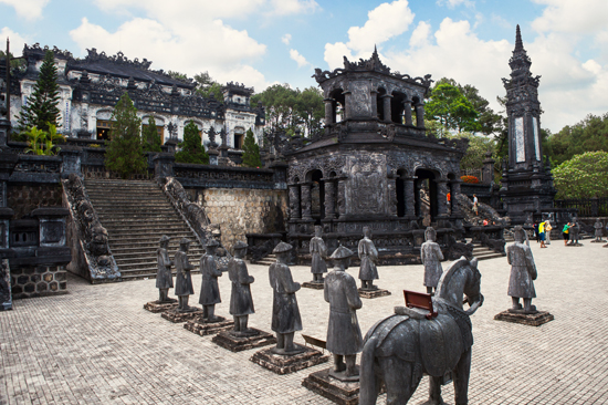 hue tour; hue day tour from hoi an;hue day tours;hue tour from danang;best hue tours;hoi an to hue tour;hue tourism;hue walking tour;hue half day tour