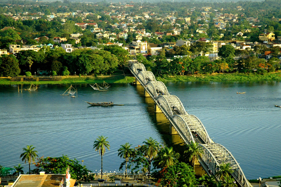 hue tour; hue day tour from hoi an;hue day tours;hue tour from danang;best hue tours;hoi an to hue tour;hue tourism;hue walking tour;hue half day tour