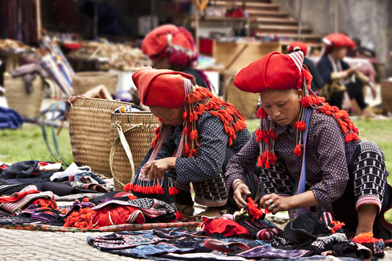 Sapa Ethnic Market Discovery 2 Days;sapa tour;Vietnam cruise;Honeymoon vietnam;Vietnam honeymoon;Beach vietnam;Cruise to vietnam;Vietnam holiday tours;Vietnam tour package;Mekong delta tours