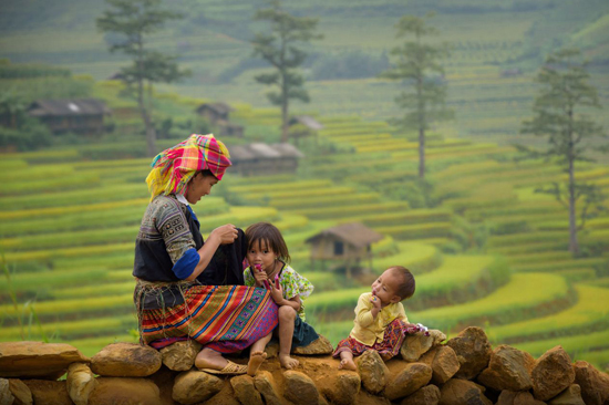 Sapa Ethnic Market Discovery 2 Days;sapa tour;Vietnam cruise;Honeymoon vietnam;Vietnam honeymoon;Beach vietnam;Cruise to vietnam;Vietnam holiday tours;Vietnam tour package;Mekong delta tours